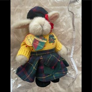 Mint Condition Vanderhare Bunny Rabbit in Highland Tartan